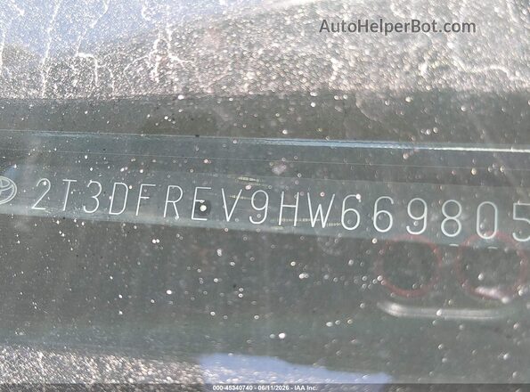 2T3DFREV9HW669805 2017 TOYOTA RAV4 Silver 