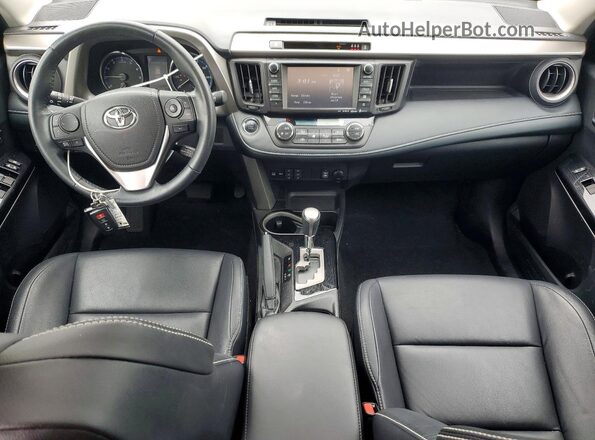 2T3DFREV9JW752799 2018 TOYOTA RAV4 Maroon Widok deski rozdzielczej
