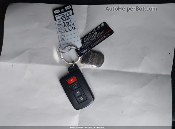 2T3DFREVXGW428494 2016 TOYOTA RAV4 White Vista del salpicadero
