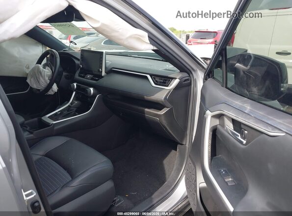 2T3E6RFV3NW035730 2022 TOYOTA RAV4 HYBRID Silver Front interior view
