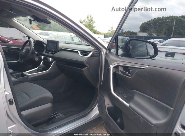 2T3F1RFV1NW254477 2022 TOYOTA RAV4 Silver Widok wnętrza z przodu