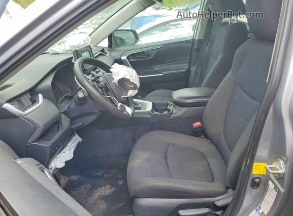2T3F1RFV3KC001061 2019 TOYOTA RAV4 Серебряный Вид салона спереди