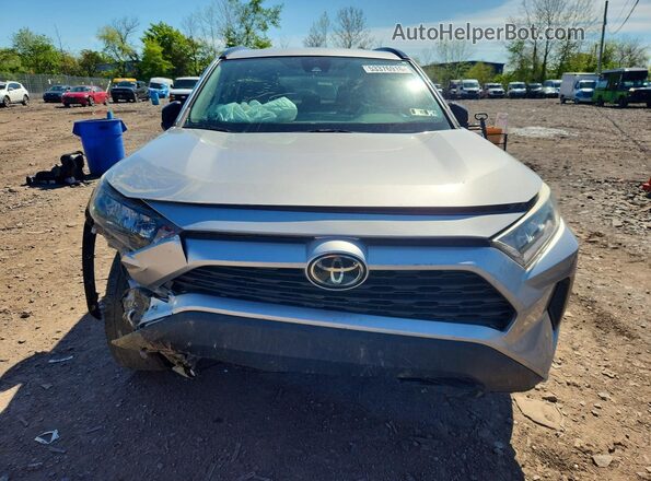 2T3F1RFV3KC001061 2019 TOYOTA RAV4 Серебряный Вид спереди