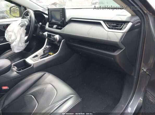 2T3F1RFV3NW328451 2022 TOYOTA RAV4 Серый Вид салона спереди