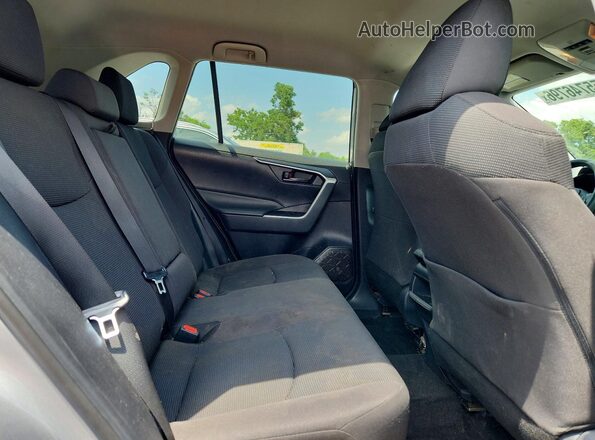 2T3F1RFV5KW036683 2019 TOYOTA RAV4 Silver უკანა სალონის ხედი
