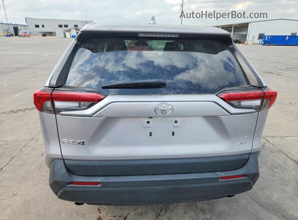 2T3F1RFV7RC428480 2024 TOYOTA RAV4 Silver Вид ззаду