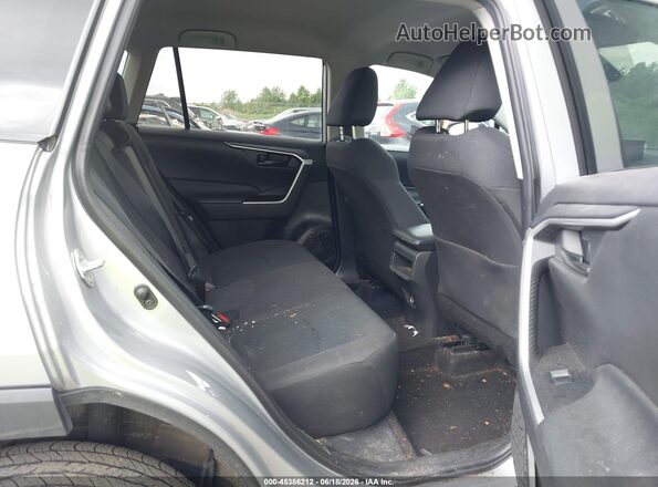 2T3F1RFV9LW136397 2020 TOYOTA RAV4 Silver VIN կոդի պիտակի տեսք