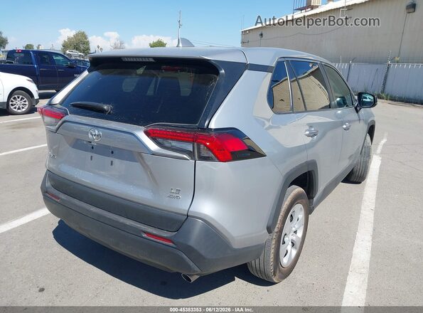 2T3F1RFVXRW470477 2024 TOYOTA RAV4 Silver Задня права чверть