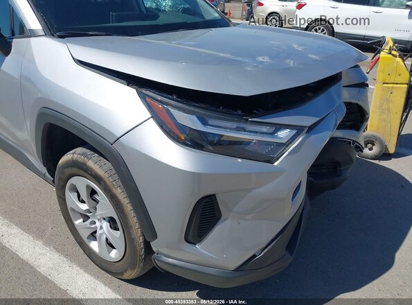 2T3F1RFVXRW470477 2024 TOYOTA RAV4 Silver Вид задньої частини салону