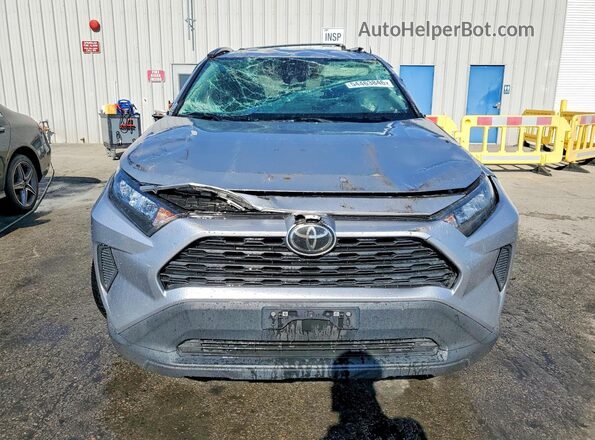 2T3G1RFV3MC160752 2021 TOYOTA RAV4 Silver Front view