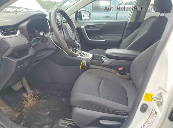2T3G1RFV6KC010289 2019 TOYOTA RAV4 Белый Вид салона спереди