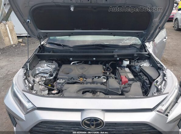 2T3G1RFV8RC457085 2024 TOYOTA RAV4 Silver Vista trasera