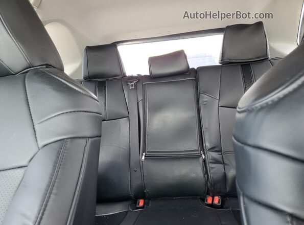 2T3G1RFVXLC069279 2020 TOYOTA RAV4 White Widok tylnych siedzeń
