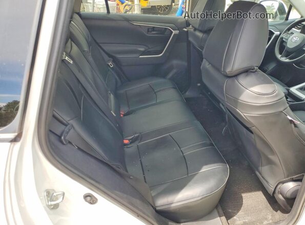2T3G1RFVXLC069279 2020 TOYOTA RAV4 White Widok wnętrza z tyłu