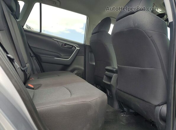 2T3H1RFV0MC147848 2021 TOYOTA RAV4 Silver Widok wnętrza z tyłu