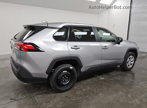 2T3H1RFV3NC210703 2022 TOYOTA RAV4 Silver 
