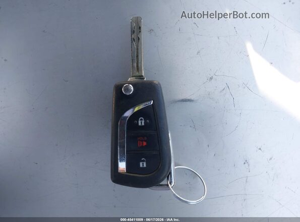 2T3H1RFV7KW005427 2019 TOYOTA RAV4 Silver Widok deski rozdzielczej