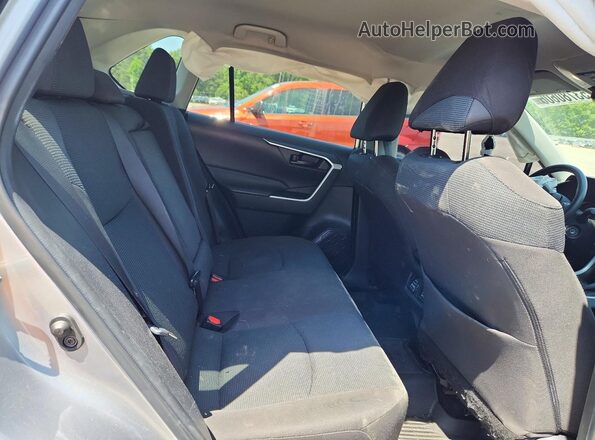 2T3H1RFV8NC211717 2022 TOYOTA RAV4 Silver Вид задніх сидінь