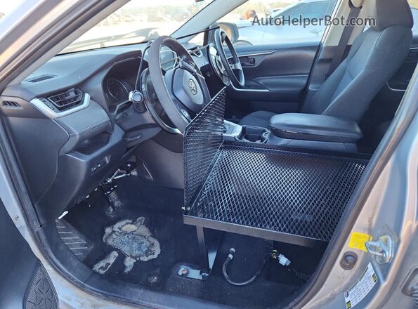 2T3H1RFV9KW020883 2019 TOYOTA RAV4 Silver Вид салону спереду