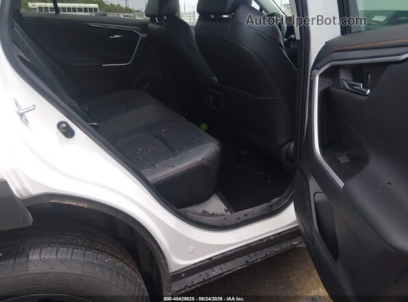 2T3J1RFV3RW462070 2024 TOYOTA RAV4 White Вид наклейки з VIN-кодом
