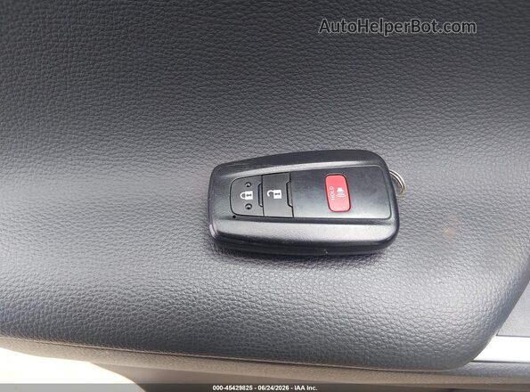 2T3J1RFV3RW462070 2024 TOYOTA RAV4 White Вид панелі приладів