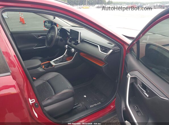 2T3J1RFV6KW004724 2019 TOYOTA RAV4 Красный Вид салона спереди