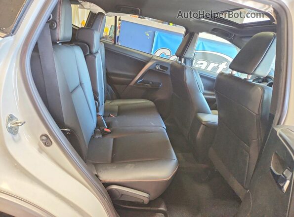 2T3JFREV9JW812583 2018 TOYOTA RAV4 White Սալոնի հետևի տեսք