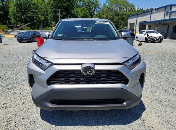 2T3K1RFV3RC277989 2024 TOYOTA RAV4 Silver Вид спереду