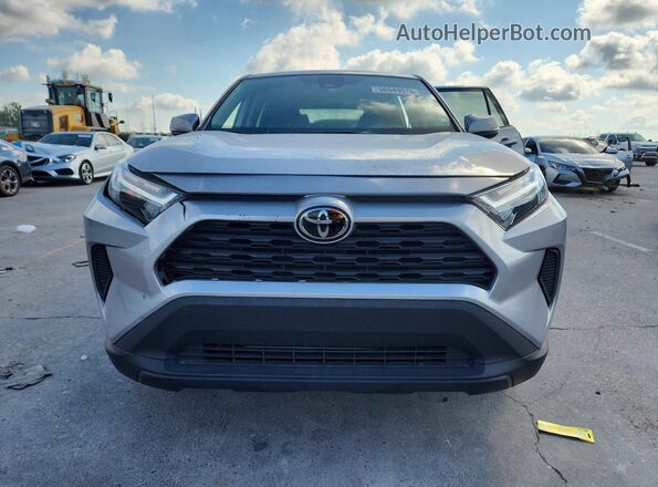 2T3K1RFV8RC283058 2024 TOYOTA RAV4 Silver Вид спереду