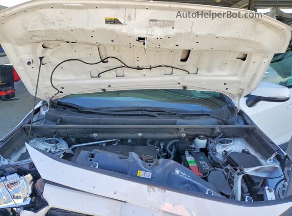 2T3K1RFVXKC013464 2019 TOYOTA RAV4 White Rear interior view