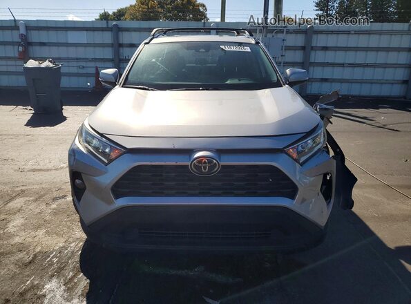 2T3P1RFV0MC236542 2021 TOYOTA RAV4 Silver Вид спереду