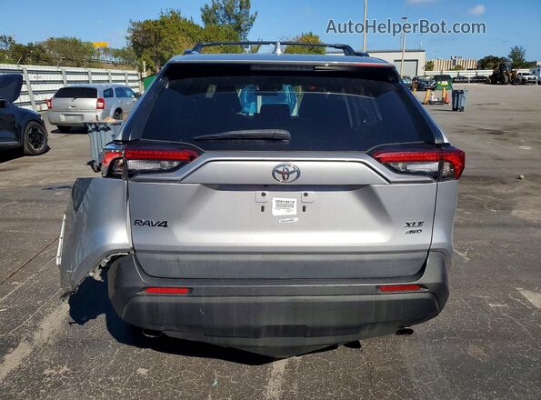 2T3P1RFV0MC236542 2021 TOYOTA RAV4 Silver Вид ззаду