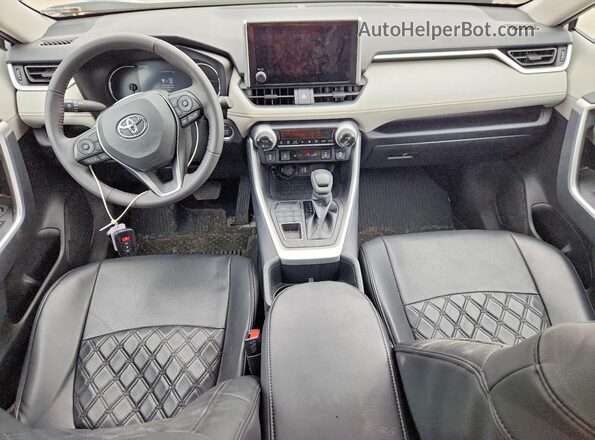 2T3P1RFV0RW493173 2024 TOYOTA RAV4 Silver Вид панелі приладів