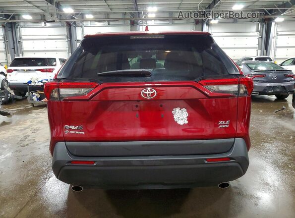 2T3P1RFV1MW218968 2021 TOYOTA RAV4 Red Widok z tyłu