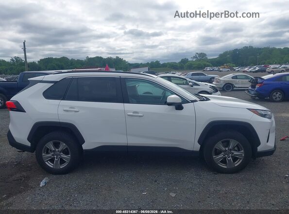 2T3P1RFV1RC418161 2024 TOYOTA RAV4 White Widok zestawu wskaźników