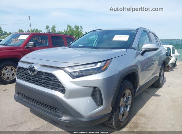 2T3P1RFV1SW504199 2025 TOYOTA RAV4 Silver წინა მარცხენა ხედი სამი მეოთხედიდან