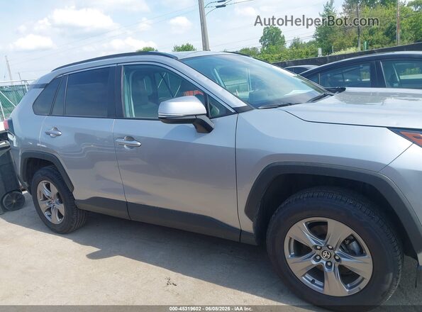 2T3P1RFV1SW504199 2025 TOYOTA RAV4 Silver უკანა სალონის ხედი