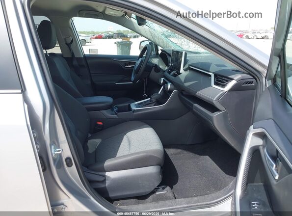 2T3P1RFV1SW557212 2025 TOYOTA RAV4 Серебряный Вид салона спереди