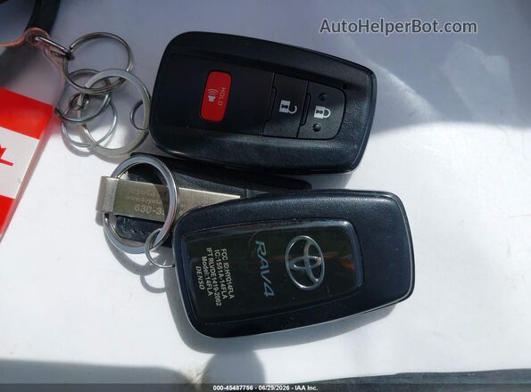 2T3P1RFV1SW557212 2025 TOYOTA RAV4 Серебряный Вид панели приборов