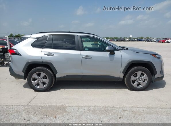 2T3P1RFV1SW557212 2025 TOYOTA RAV4 Серебряный Вид задней части салона