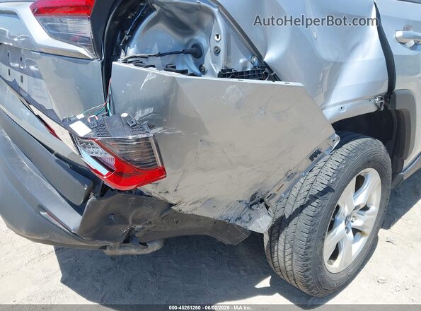 2T3P1RFV2KW053817 2019 TOYOTA RAV4 Silver Widok z przodu