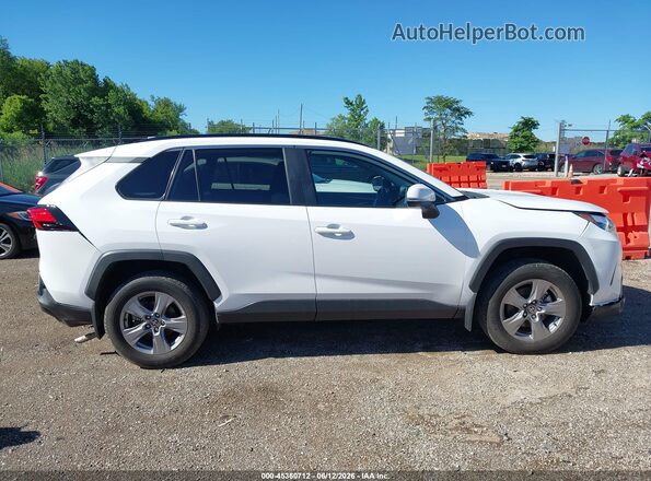 2T3P1RFV4RC468357 2024 TOYOTA RAV4 White Вид задньої частини салону