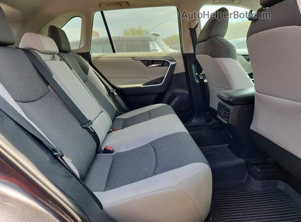 2T3P1RFV6MC213556 2021 TOYOTA RAV4 Gray 