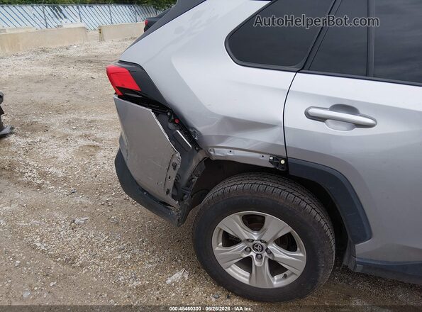 2T3P1RFV7MC180129 2021 TOYOTA RAV4 Silver Front view