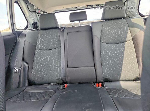 2T3P1RFV7RW434346 2024 TOYOTA RAV4 White Widok tylnych siedzeń