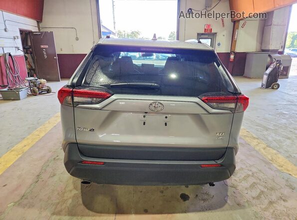 2T3P1RFV7SW542570 2025 TOYOTA RAV4 Silver Հետևի տեսք