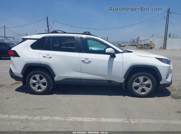 2T3P1RFV8KW005545 2019 TOYOTA RAV4 White 360 interior view