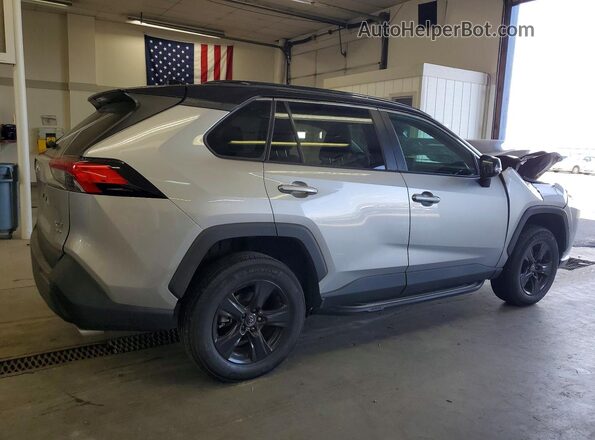 2T3P1RFV8LC090955 2020 TOYOTA RAV4 Серебряный Задняя правая четверть