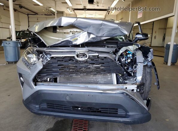 2T3P1RFV8LC090955 2020 TOYOTA RAV4 Серебряный Вид спереди
