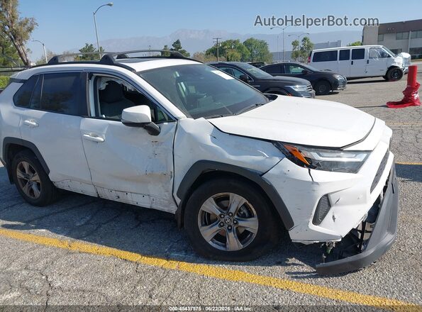2T3P1RFV8NC310078 2022 TOYOTA RAV4 White Widok z przodu
